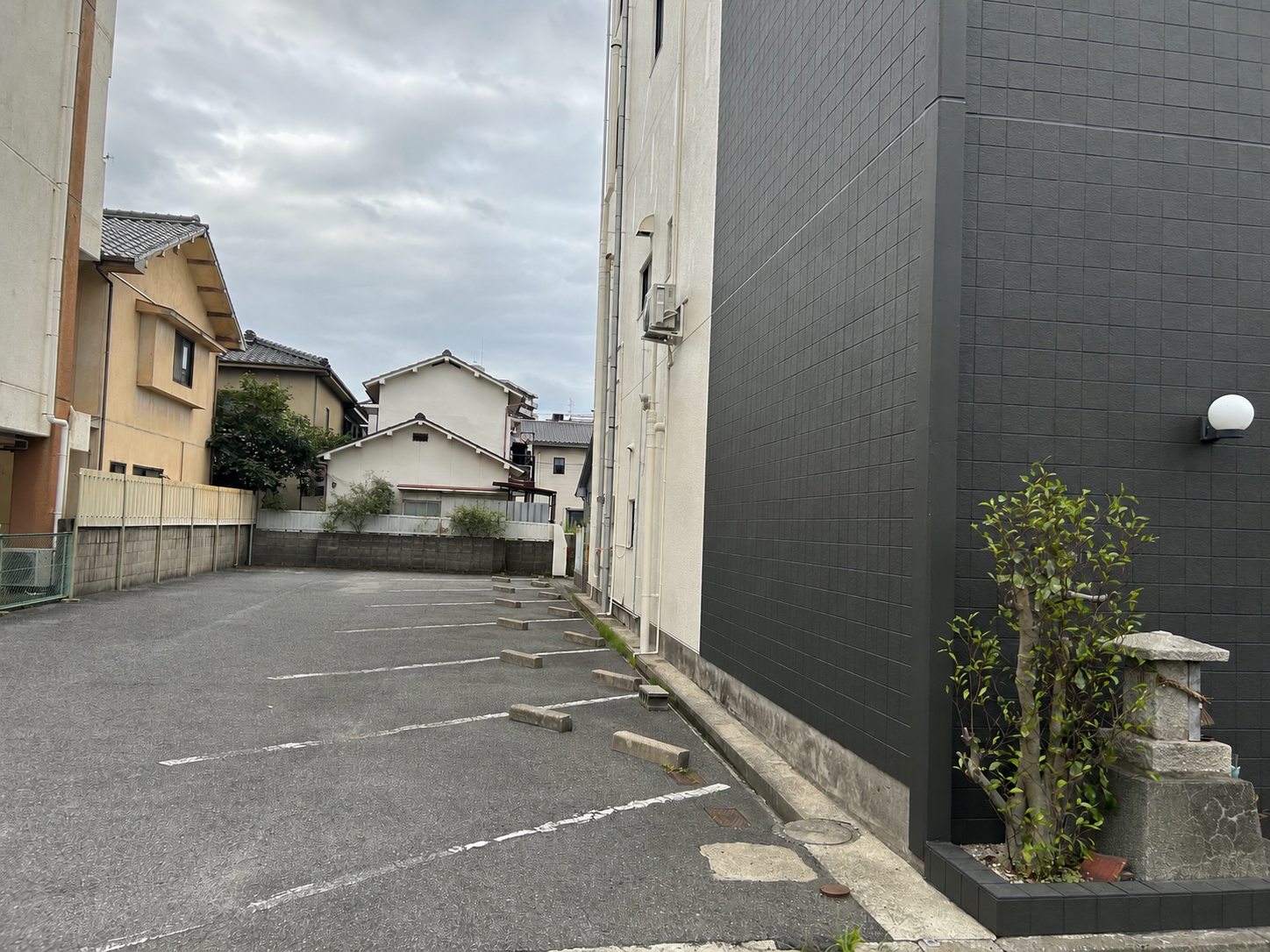ビジネスホテルみやこの駐車場の料金とキャパシティ